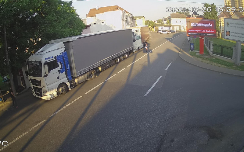 Nakon što je Hrvatska uvela mjere za građane BiH, prelaz u Gradišci prazan