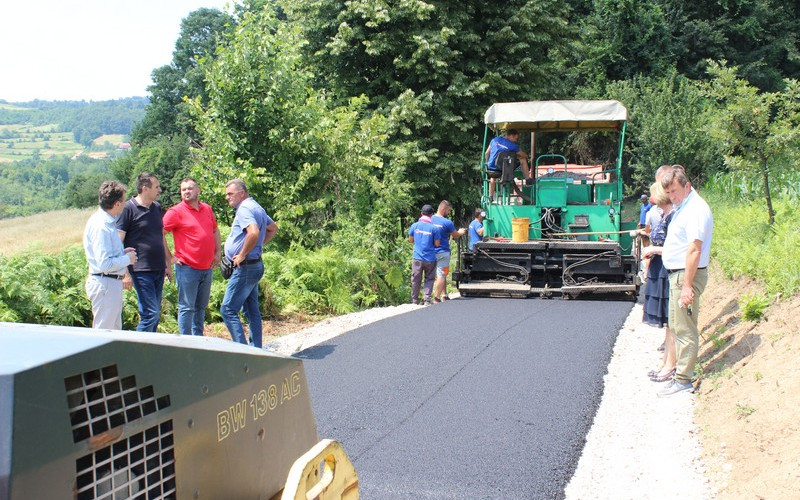 Ugljevik: Novi asfalt u Gornjoj Krćini