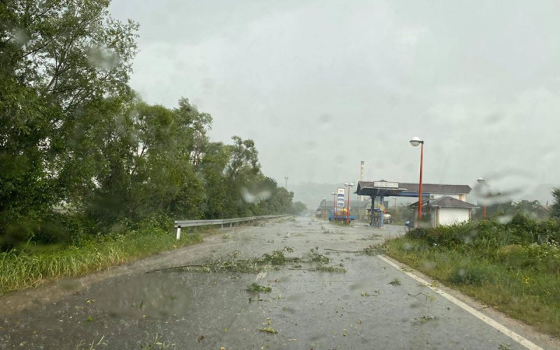 Јako nevrijeme u Novom Gradu