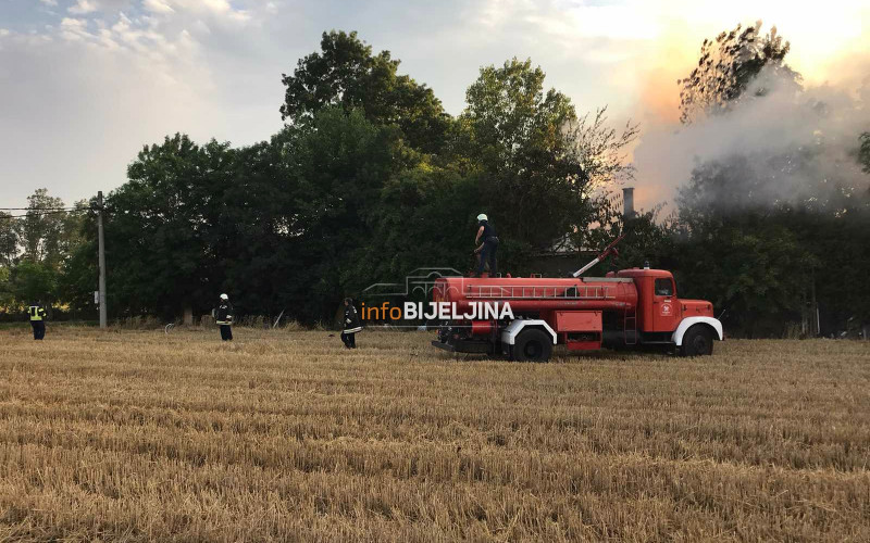 DRAMA U LJESKOVCU Povrijeđen vatrogasac pri eksploziji bombe