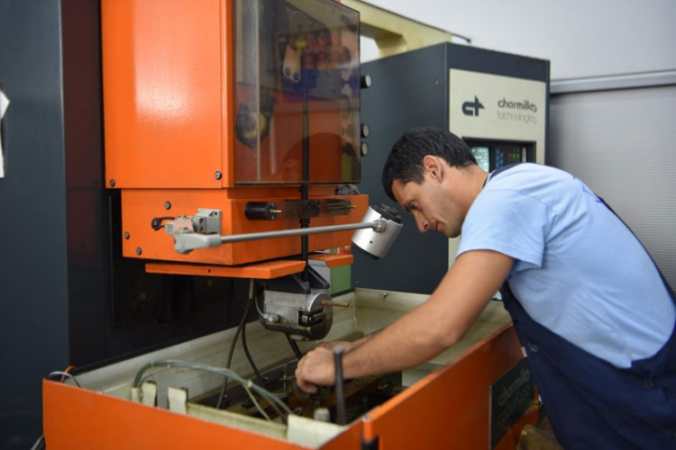 Bijeljinski “Orao” počeo remont motora za letjelice iz Srbije