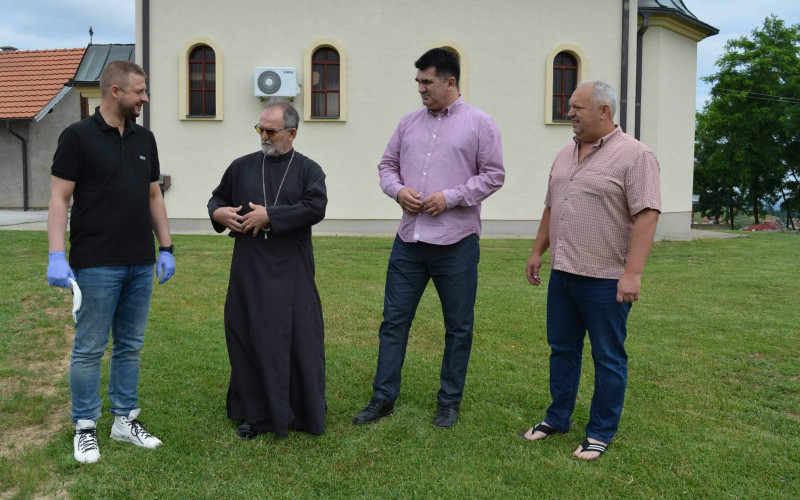 Uređenje porte crkve u Mirosavcima