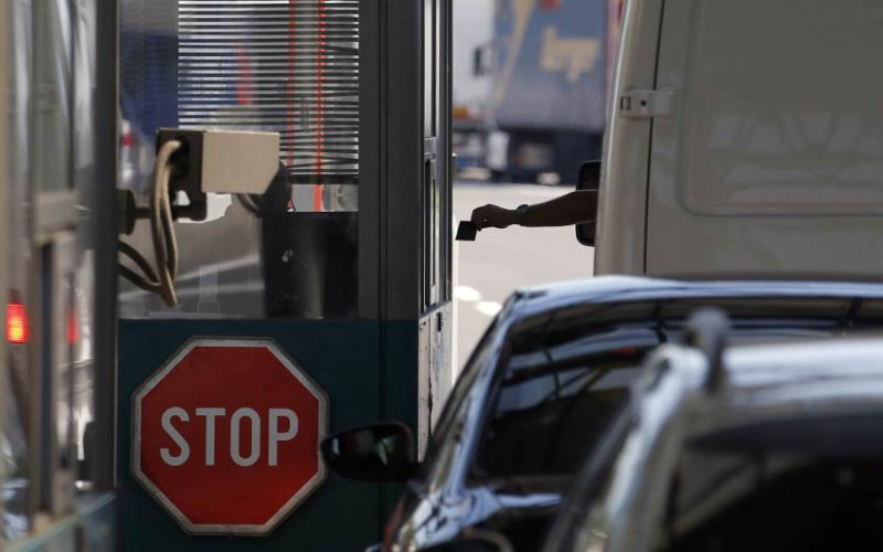 Grčka od sutra zatvara granice za državljane Srbije