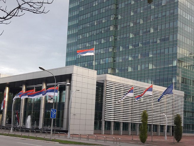 Vladine mjere zaštitile radna mjesta i pad plata