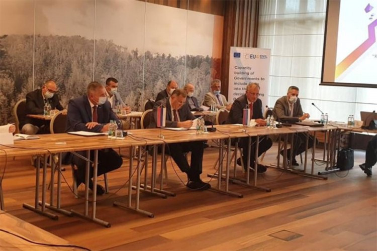 Dodik: Moramo očuvati ekonomiju i svako radno mjesto