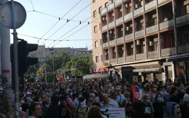 PROTEST U BEOGRADU: Demonstranti ispred Doma Narodne skupštine, ZATVOREN CENTAR GRADA