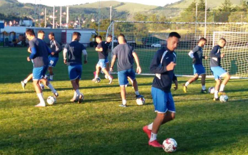 PRIPREME NA ZLATIBORU Igrači Radnika odradili prvi trening, sutra meč protiv Jedinstva iz Požege