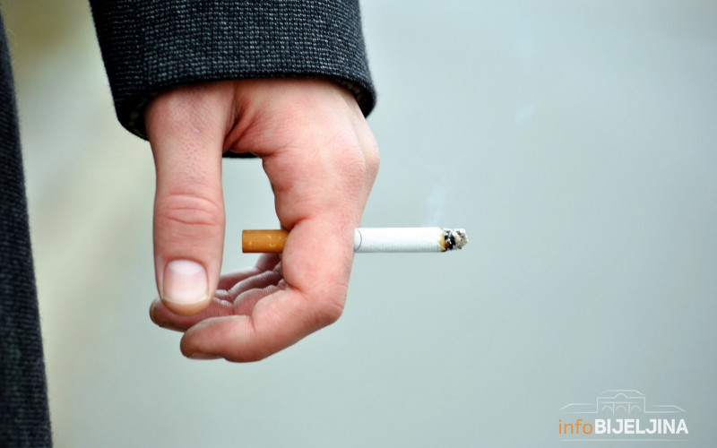 Ko teže ostavlja cigarete, muškarci ili žene?