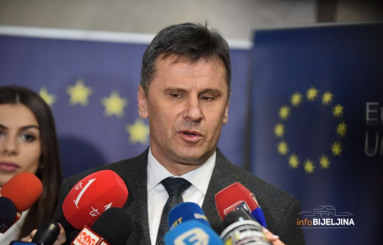 ZARAŽEN I PREMIJER Fadil Novalić pozitivan na virus korona