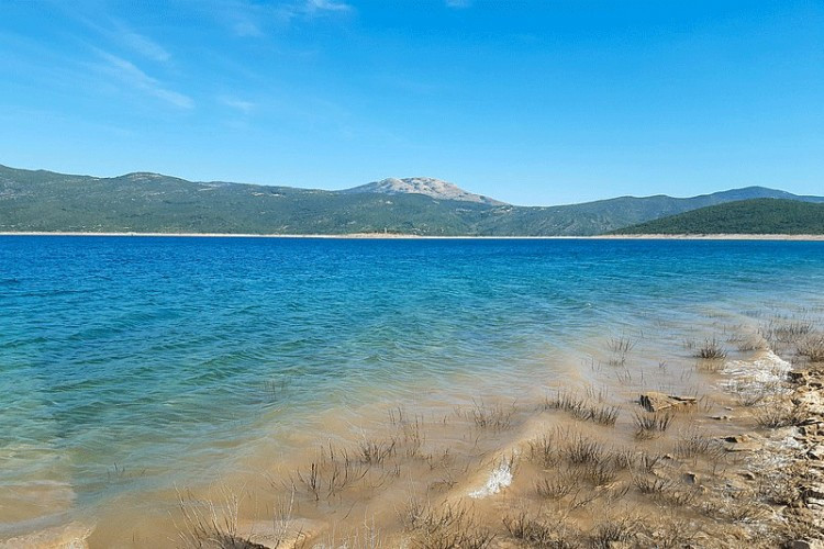 Leš muškarca pronađen na obali Bilećkog jezera