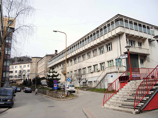 Zaraženi direktor i deset zaposlenih zvorničke bolnice