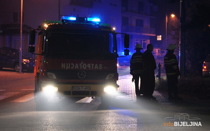 U sinoćnjem nevremenu gorio krov kuće