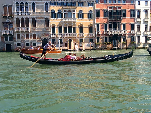 Venecijanski gondolijeri se žale: Turisti su danas predebeli