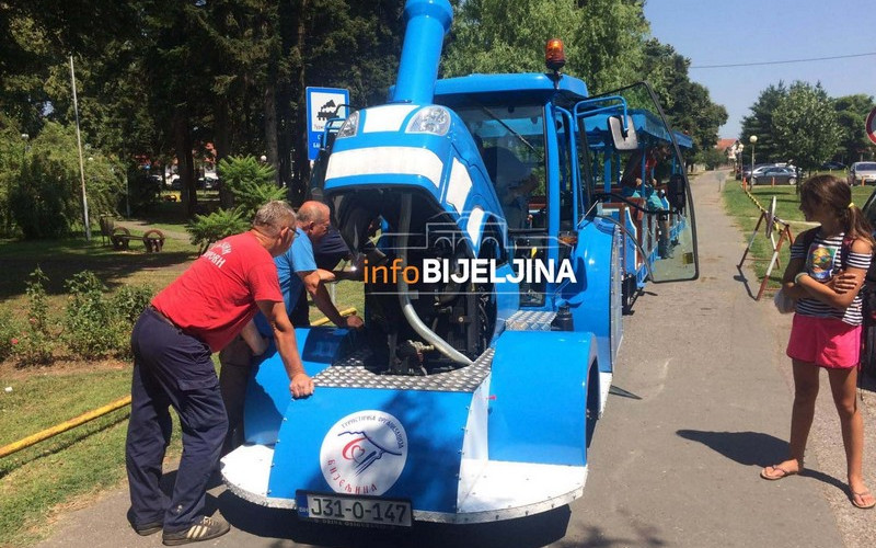 Vozić u Bijeljini se pokvario nakon prve vožnje (FOTO)