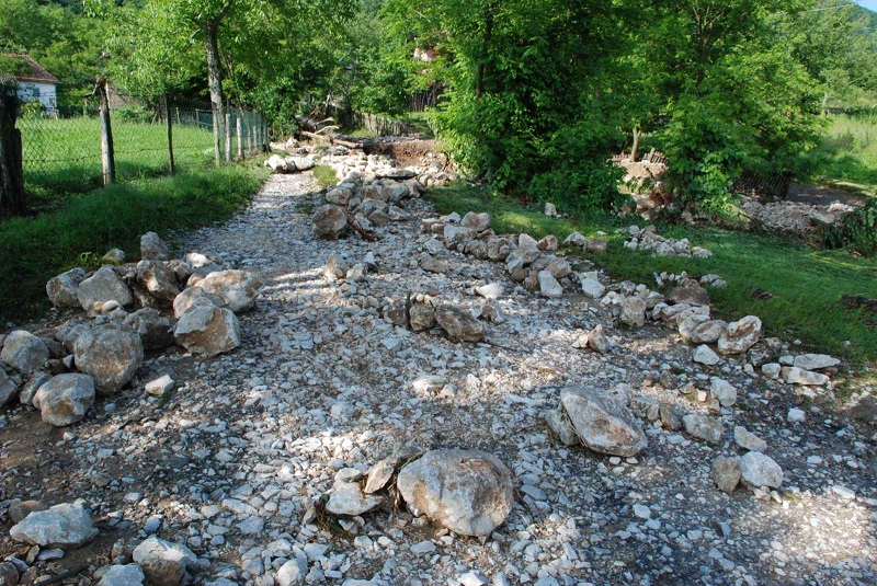 Nevrijeme u Banjici izazvalo štetu na objektima, izlila rječica Tavna (FOTO)