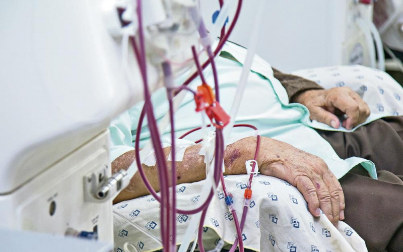 UŽAS! SVAKI TREĆI PREŽIVI KORONU: Za ove grupe, virus je SMRTONOSAN! Za izlečene, posledice su veoma teške!