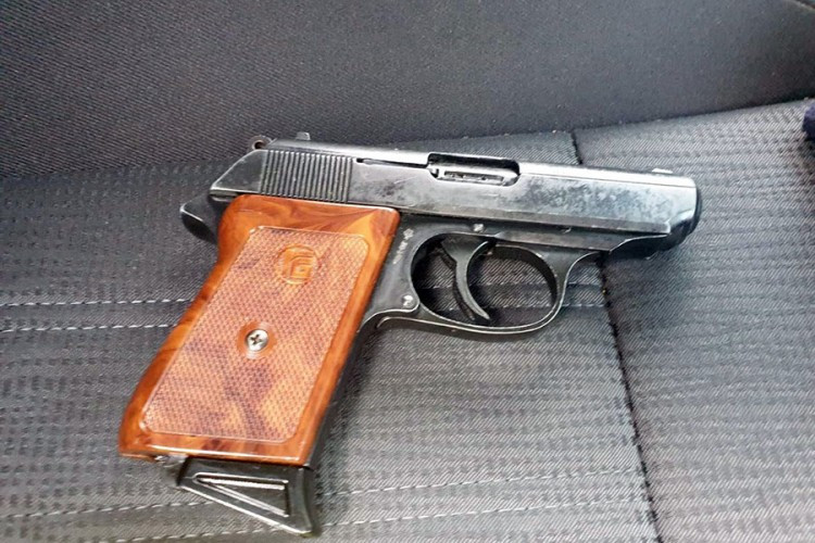 Hapšenje u Banjaluci: Imao lažnu ličnu kartu Hrvatske, našli pištolj škodi