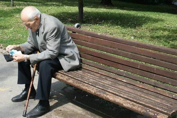 U Srpskoj počela isplata penzija za jul
