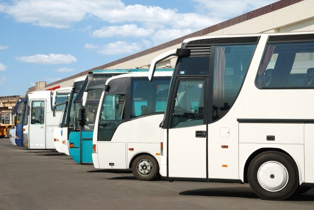 Korona prevoznicima buši karte za opstanak