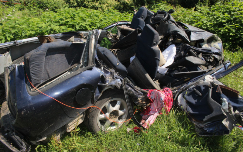Otac i kćerka povrijeđeni kod Teslića i dalje životno ugroženi