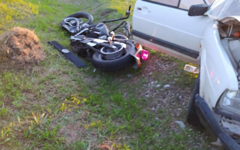 POGINUO UOČI 18. ROĐENDANA Maloljetnik nastradao u sudaru motora i automobila