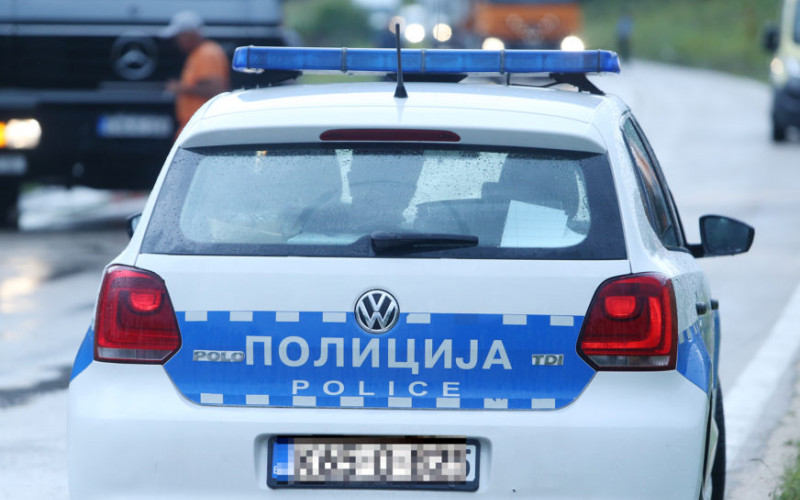 POLICIJSKI PRIPRAVNIK OSUMNJIČEN ZA KRAĐU Nesuđeni saobraćajac mjesecima čeka na optužnicu