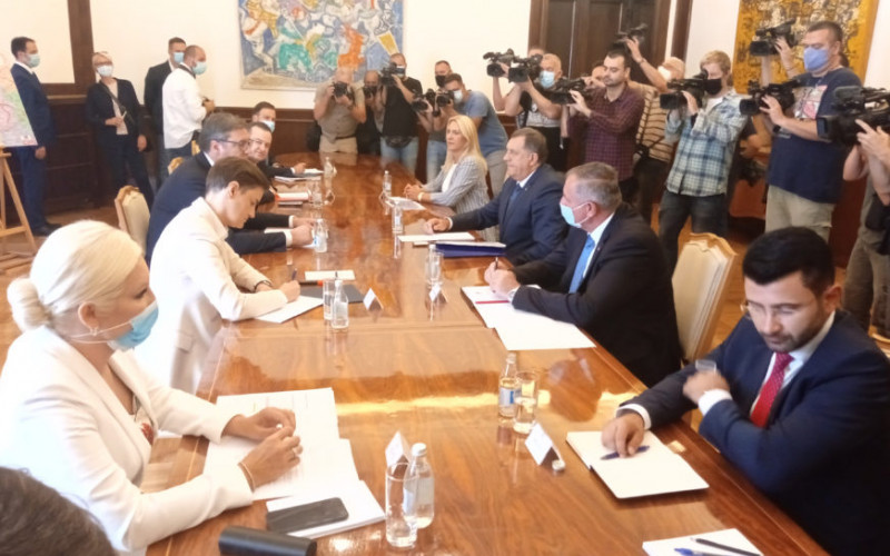 VUČIĆ NAKON SASTANKA U BEOGRADU „Naš interes je očuvanje mira, ali i Srpske u okviru dejtonske BiH“