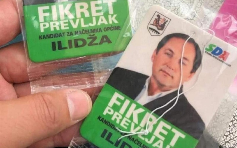 Predizborni rekviziti: Stranački miris za automobile izazvao SMIJEH NA MREŽAMA