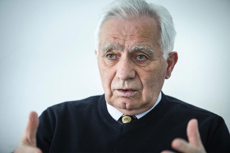 Mediji: Krajišniku se pogoršalo stanje, transportuju ga na UKC RS