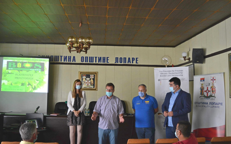 Lopare: Potpisano 14 ugovora za izgradnju plastenika