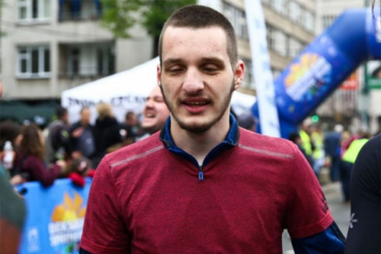 Slijepi mladić Mustafa Mehić diplomirao na Pravnom fakultetu