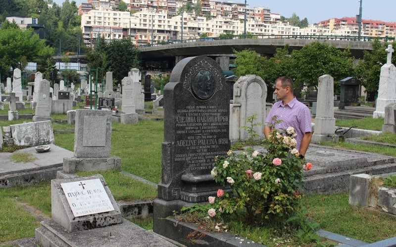 Mis Irbi humanista i učitelj