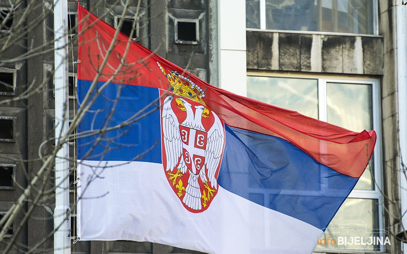 BEOGRAD OKIĆEN SA 4.000 ZASTAVA Srpska i Srbija obilježavaju Dan jedinstva