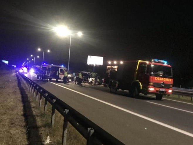 Sudar kombija i kamiona; Pet ekipa Hitne pomoći izašlo na teren