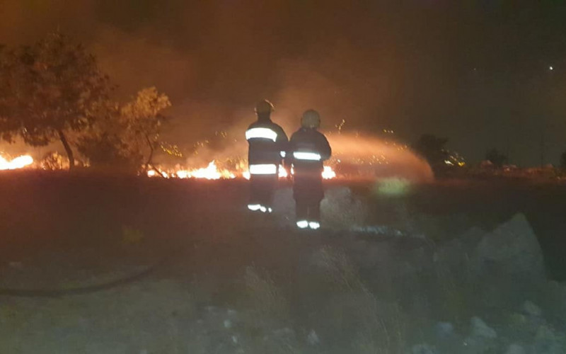 Za njih nema odmora, vatrogacsi čitavu noć gasili požar kod Mostara