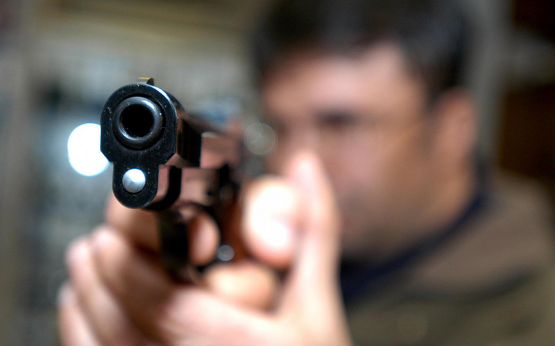 Zvorničanin iz vatrenog oružja ubio žensku osobu