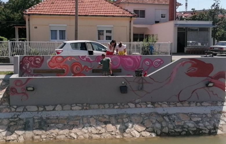Oslikavanje galerija na kanalu Dašnica u Bijeljini: Zanimljivija šetnja uz murale i citate