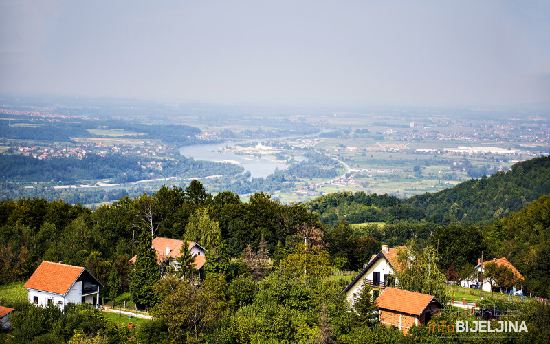 Srušio se avion kod Loznice