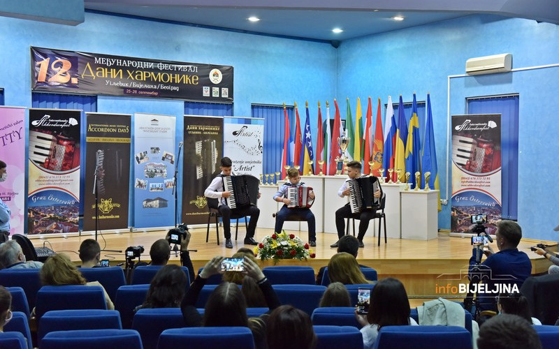 Laureati i ruski umjetnik Šiškin otvorili 12. Međunarodni festival