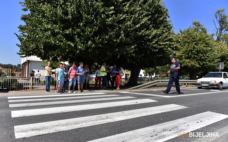 RASTE BROJ DJECE ZARAŽENE KORONOM: Za sedam dana virus otkriven kod još 50 učenika u Republici Srpskoj