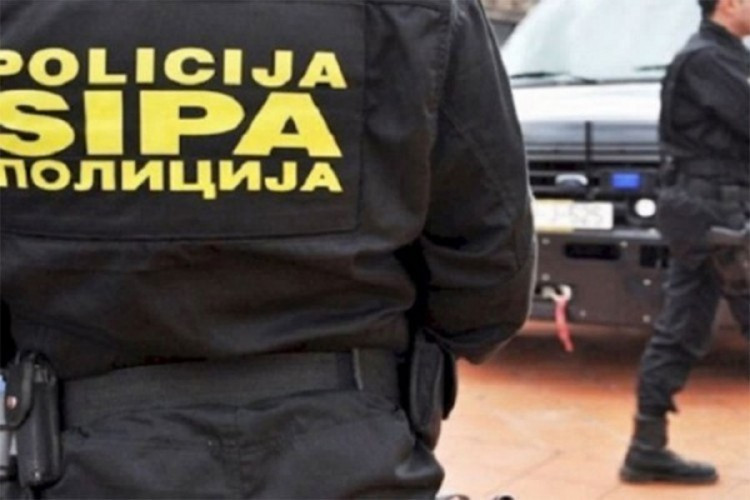 SIPA uhapsila tri osobe zbog zloupotrebe službenog položaja