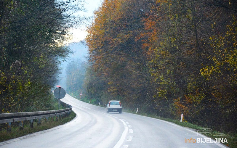 Mjestimično vlažni kolovozi i učestali odroni
