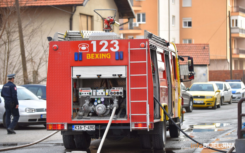 Zapaljen automobil u Bijeljini, uviđaj u toku