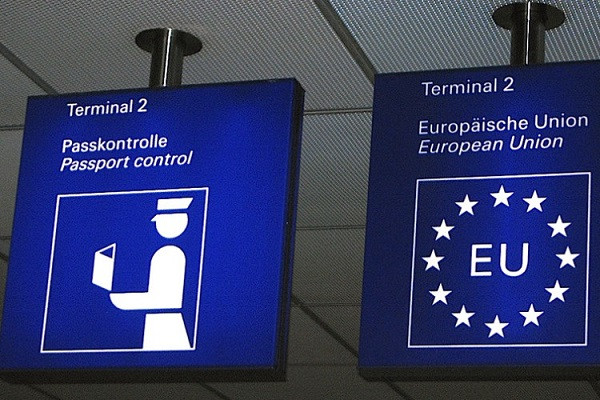 Ništa od putovanja u EU: Državljani BiH i dalje na 