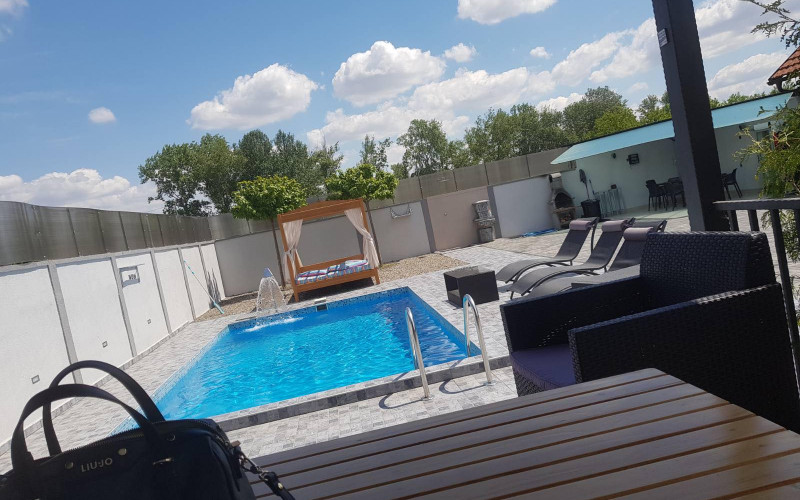 Na prodaju VIKENDICA kod Bijeljine (FOTO)
