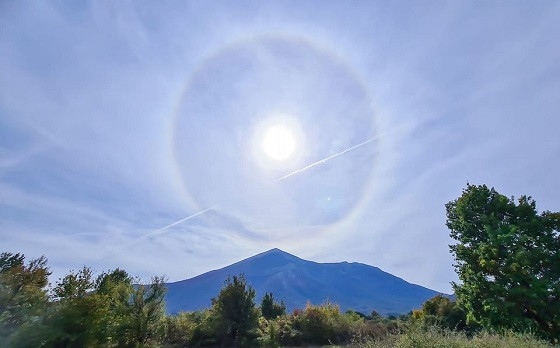 ŠTA JE TO? Ljudi dijele sliku NEOBIČNOG PRIZORA iznad Rtnja, a ne znaju šta on znači