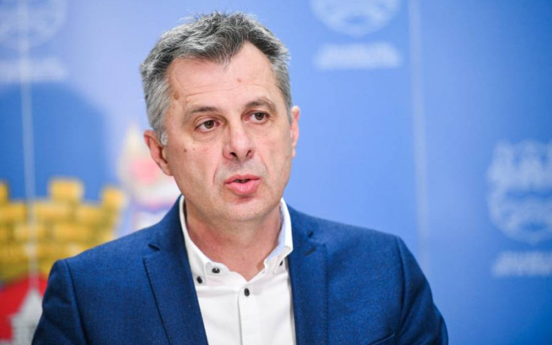 Radojičić: Najvjerovatnije odluka o suspenziji javnih skupova