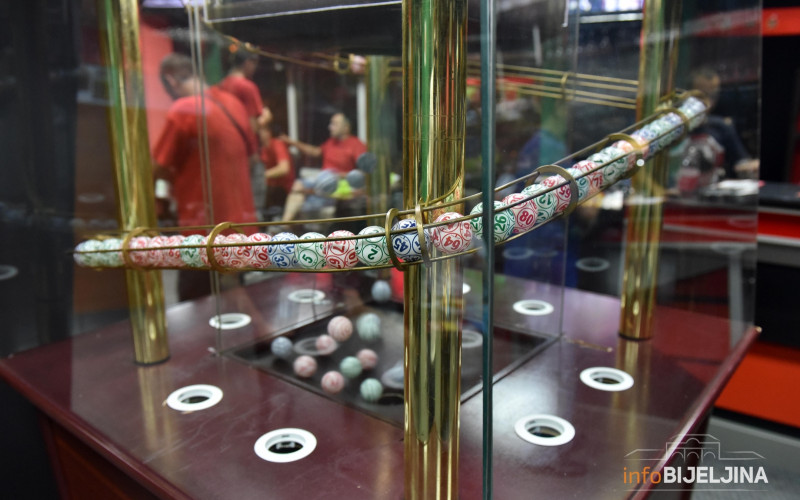 TO SE ZOVE SREĆA Postao milioner greškom kasirke