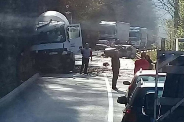 Teška nesreća kod Zvornika, jedna osoba poginula