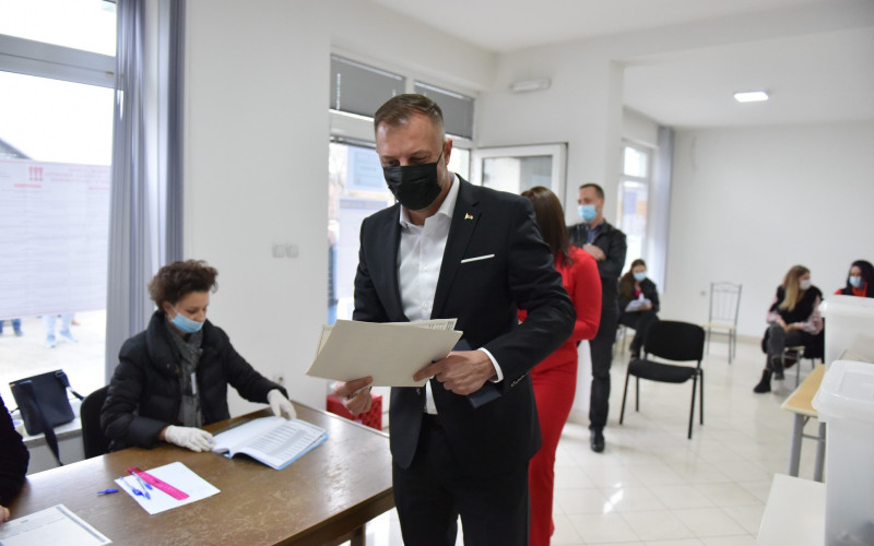 Ćorić: Pobjedu uzvratiti biračima na dostojanstven način